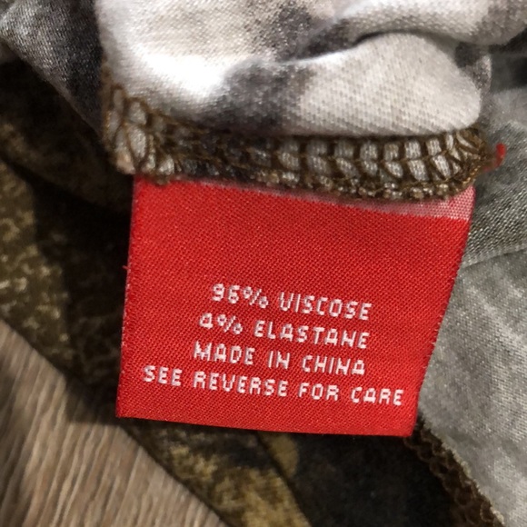 GABRIELLA MOLINARI Animal Print V-Neck Viscose Blend Top - Picture 3 of 7